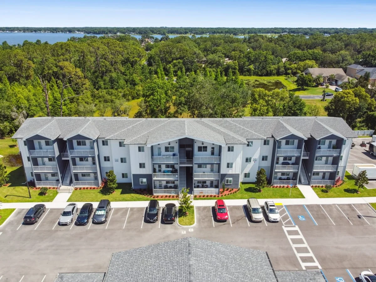 Aerial exterior of Gibson Oaks Apartments in Lakeland, Florida