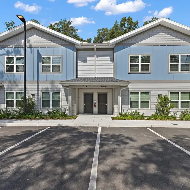Exterior of Magnolia at Powell in Wildwood, Florida