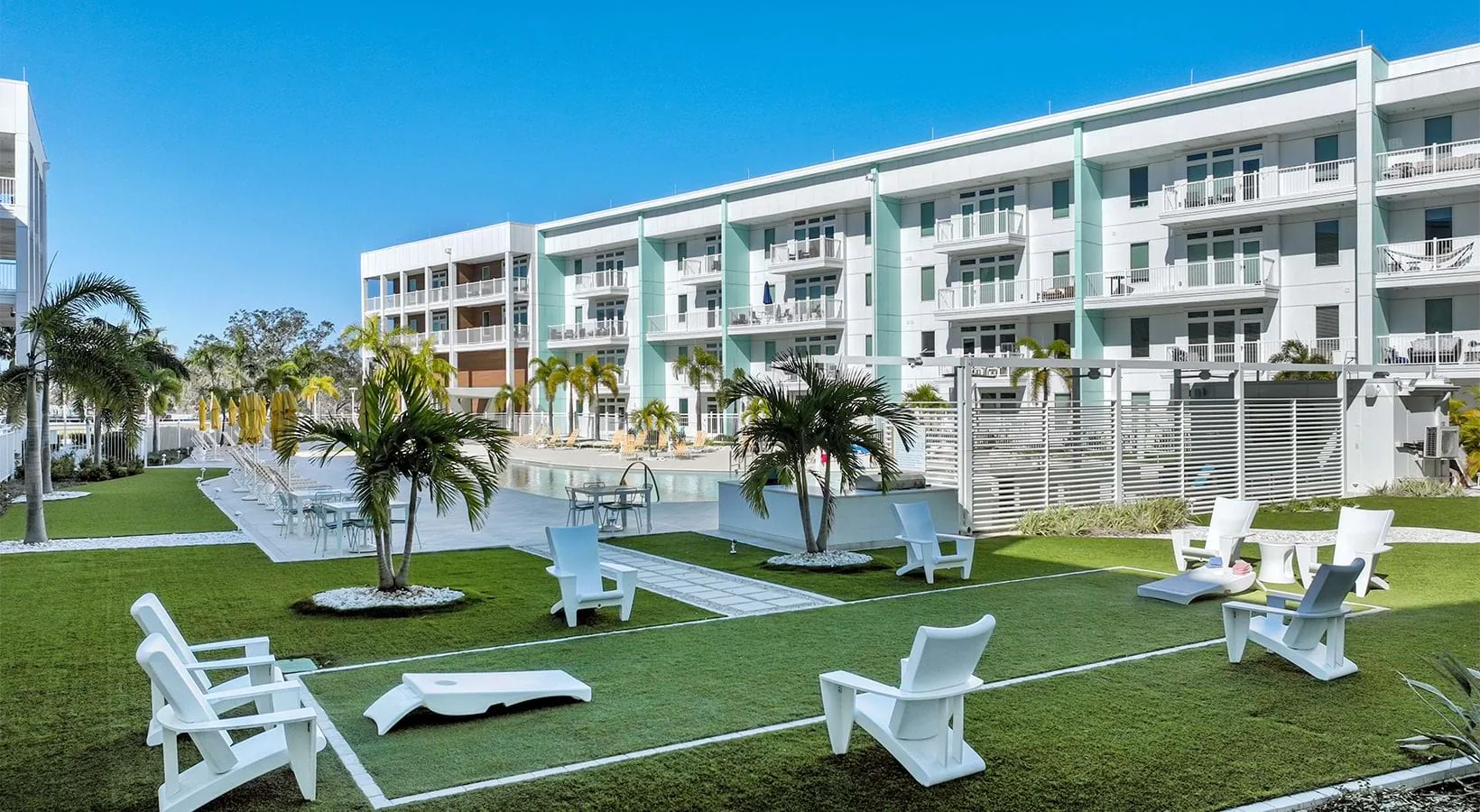 Exterior and courtyard at Sur Club in St. Petersburg, Florida