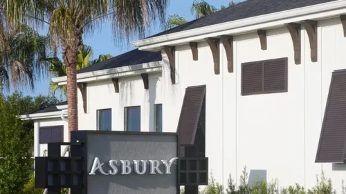 01-asbury-apartments-exterior Exterior of Asbury Apartments in Tampa, Florida