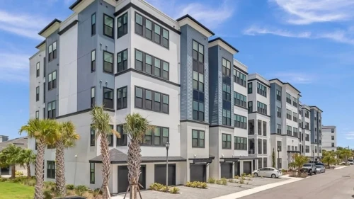 01-the-pointe-on-westshore-exterior